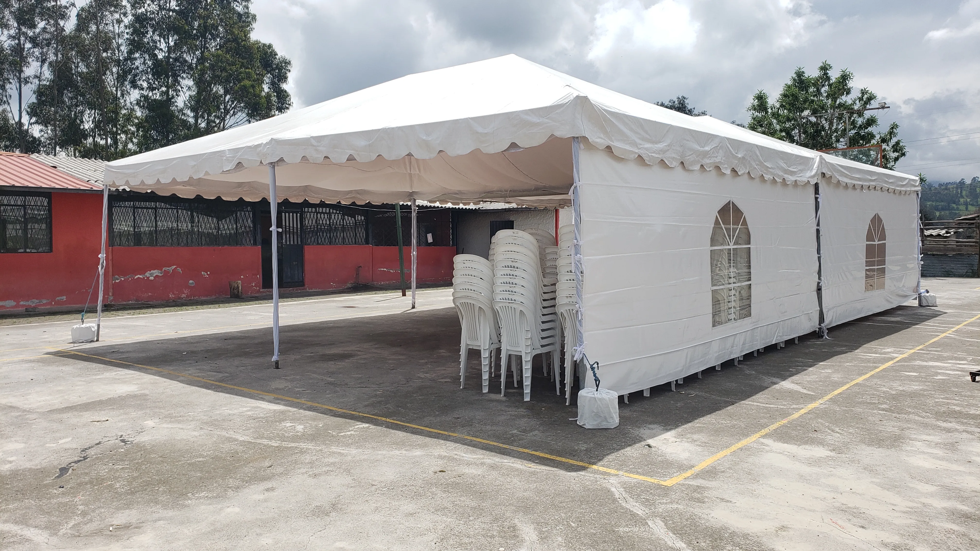 Carpa instalada para evento