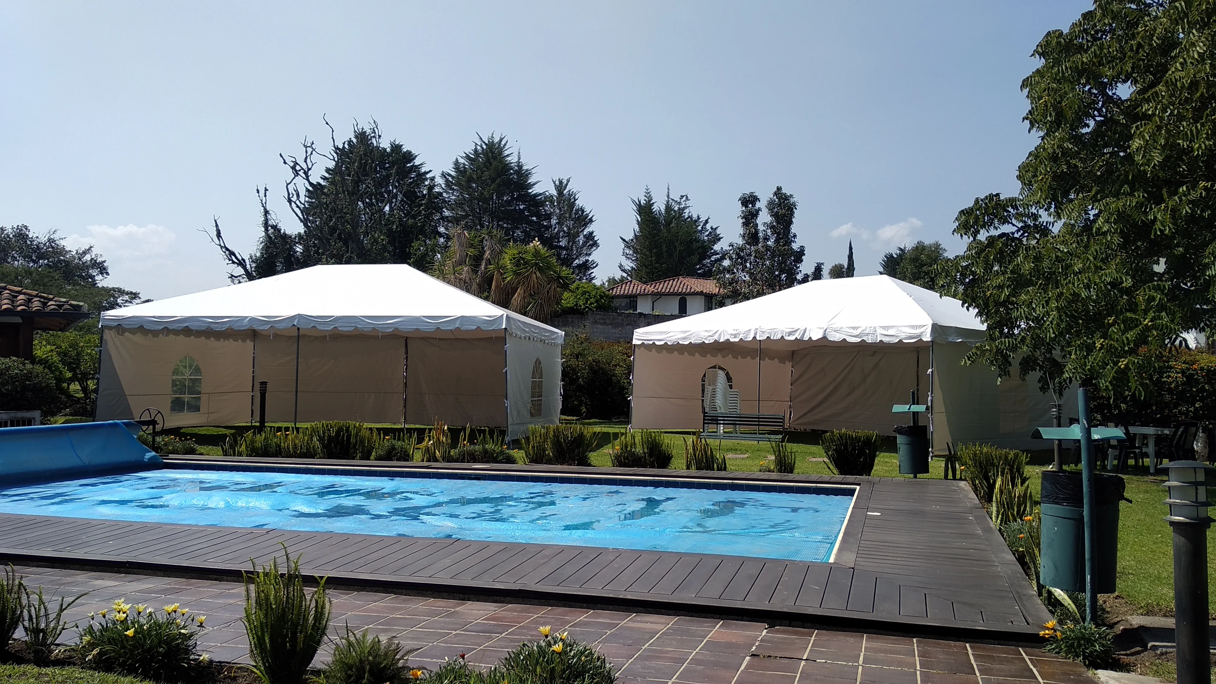 Carpa instalada para evento