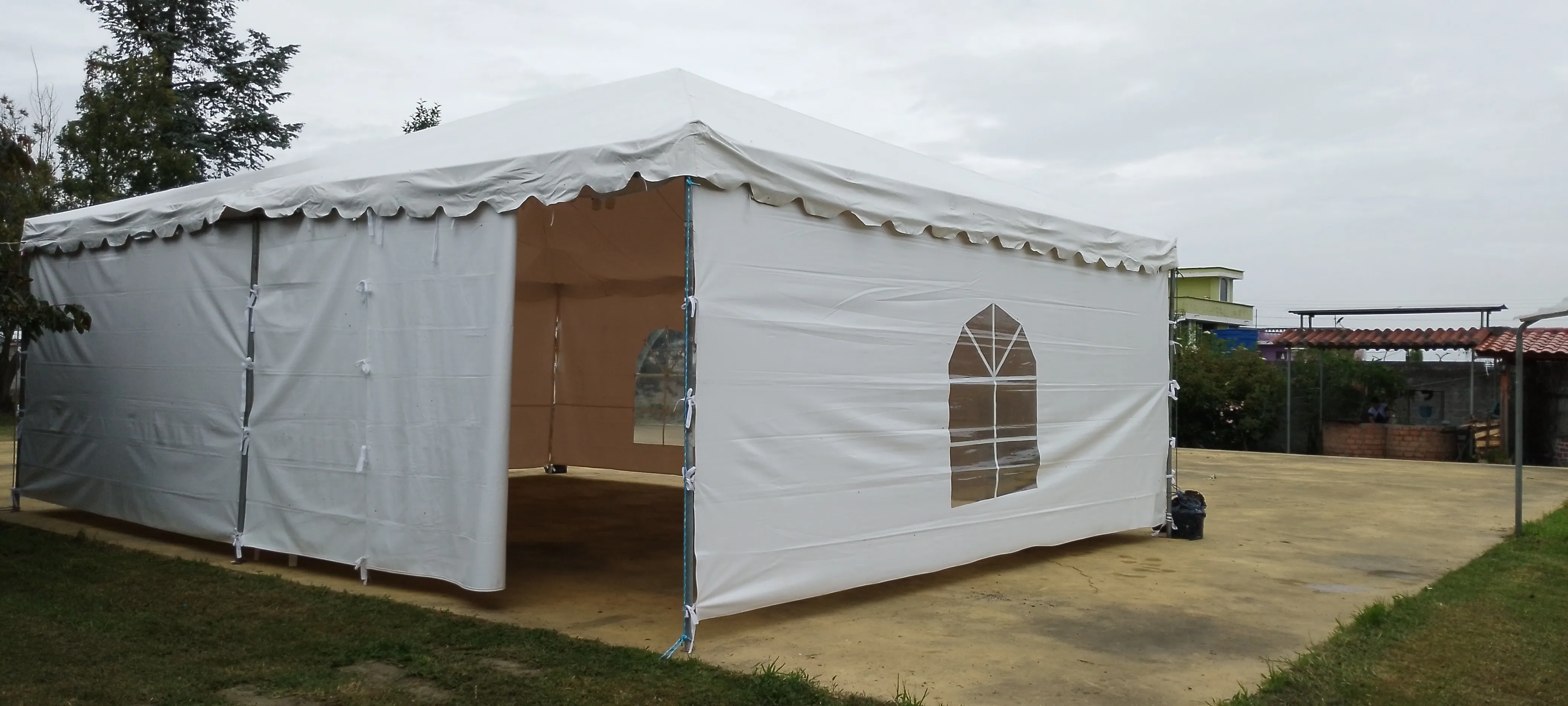 Carpa instalada para evento